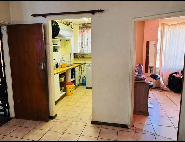 3 BEDROOM APARTMENT FOR SALE IN SUNNYSIDE